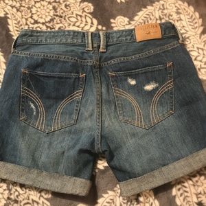 Holister jean shorts size 3 waist 26 .